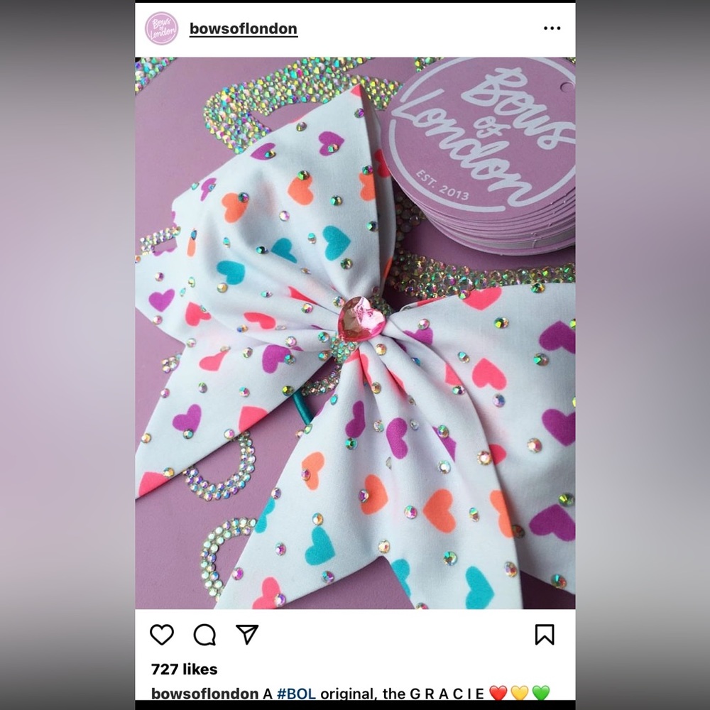 “Gracie” Bows of London cheer bow